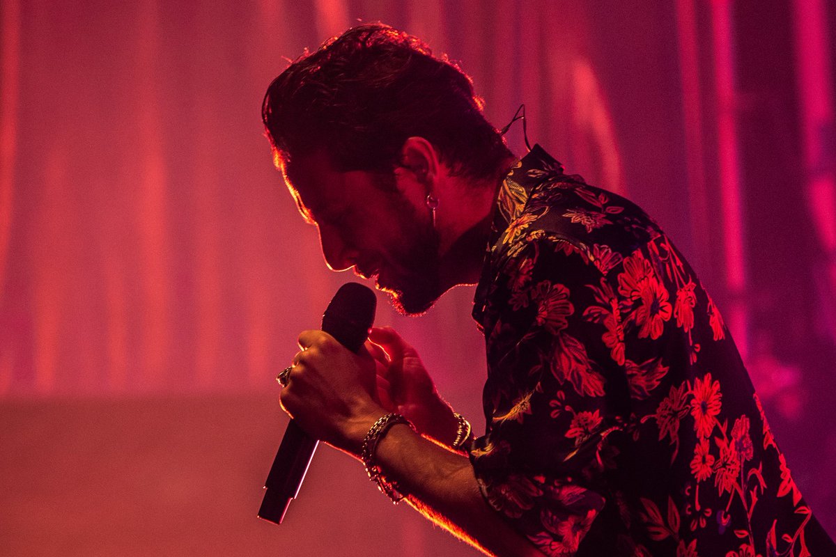 manuelcarrasco_'s tweet photo. Lo que siento en el escenario solo ocurre ahí arriba, es algo inexplicable que nace desde dentro y que explota fuera, afortunado yo.  #gracias #daimiel #concierto #subidon #giralacruzdelmapa❌ https://t.co/VtHh7UZON2