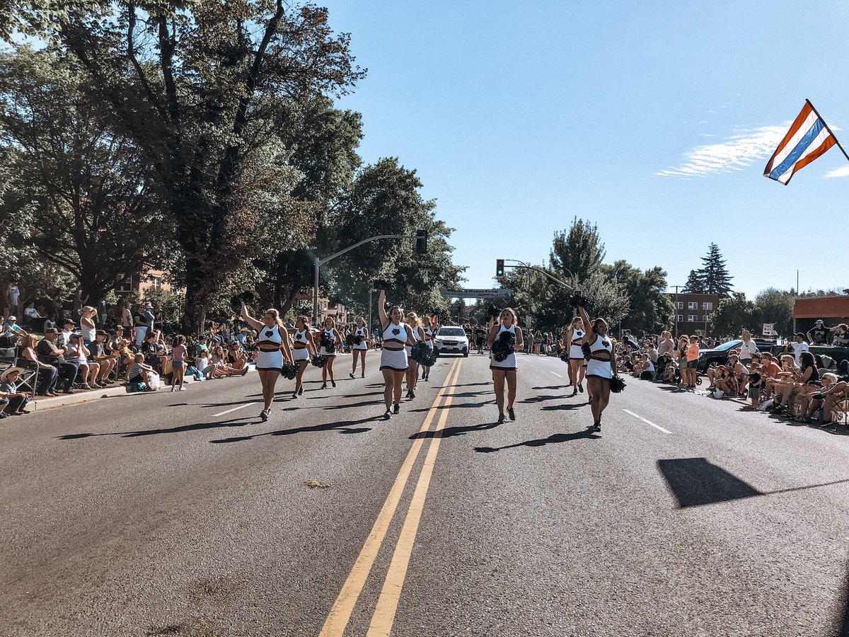 CwuCheerleading's tweet photo. We loved cheering on our wildcats at the rodeo parade! 🐾❤️ #gocats https://t.co/aQ262qkTat