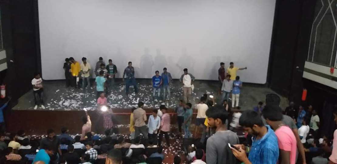 Rajam  #Prabhas Fans Mid Night Celebrations (Srikakulam District) #Saaho  #SaahoCelebrations