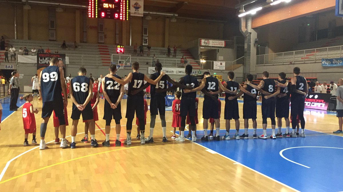 Profumo di parquet... 🏀💙😉#MemorialLucianoGiani <a href="/Blubasket_T/">Blu Basket 1971</a> vs <a href="/PallCantu/">Pallacanestro Cantù</a> <a href="/LNPSOCIAL/">Lega Nazionale Pall</a>