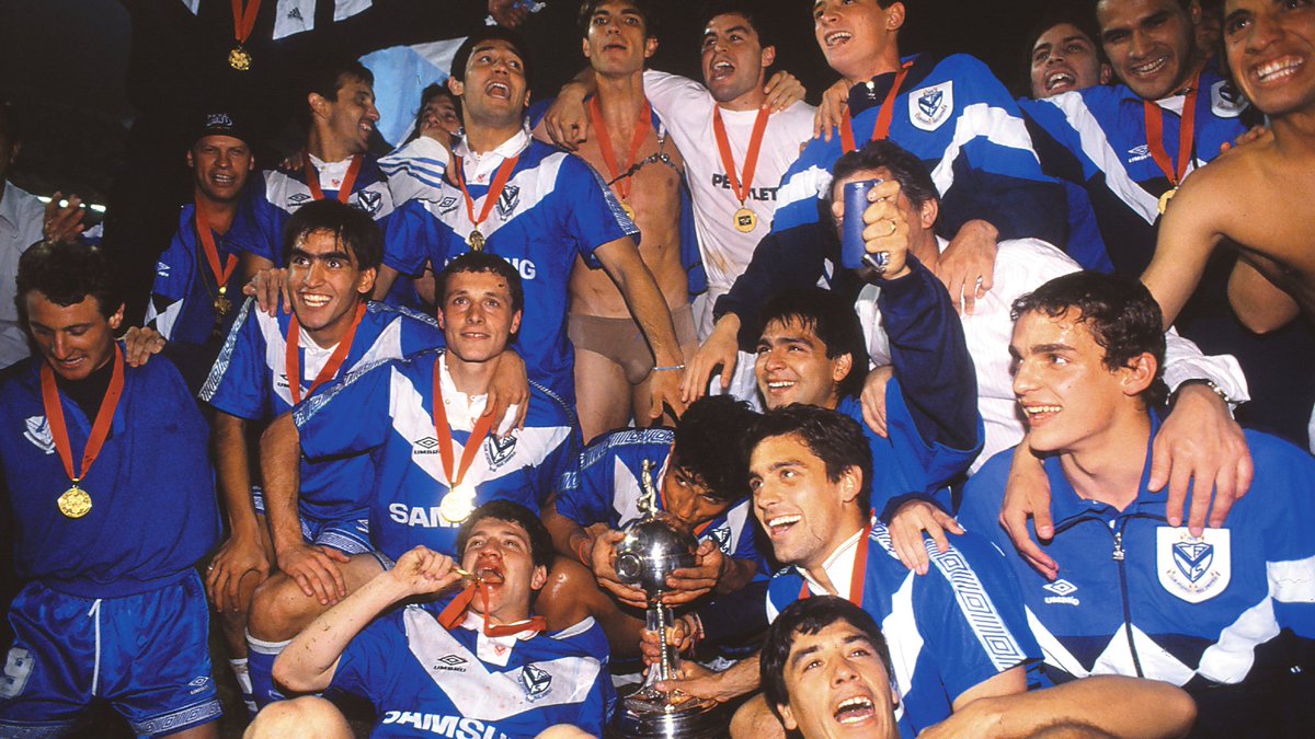 Un grupo de guerreros escribieron la historia más rica e inolvidable de Vélez Sarsfield hace 25 años. ¡Gracias eternas campeones! #VélezdeAmérica