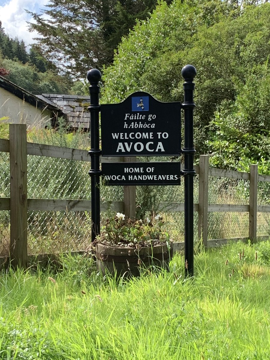 wallacebooth's tweet photo. Great to catch up with @ms_surferrosa .... not been that long, just 17 years 😳 #ireland #countywicklow #wicklowmountains #loughtay #loch #mountains #countryside #avoca #avocamill #friends https://t.co/VlzZTQdXjA