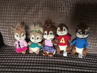 TheMunkinator's tweet photo. I did it! I finally found them!
The Squeakuel Chipettes to go with my Chipmunks 2007 ones!
Not only that, but Alvin and Simon from 2009 as well!
I am so happy right now! This week has been good to be 😁😍
#Alvinandthechipmunkscollection
#alvinandthechipmunks https://t.co/RpuQ1IRQRB