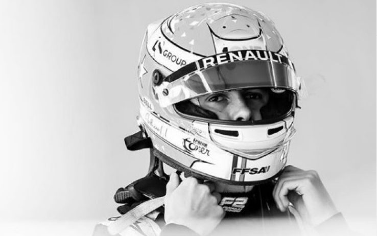 Anto_Giovinazzi's tweet photo. Siamo ragazzi che con grande sacrificio rincorrono i propri sogni.
Ma siamo prima di tutto dei professionisti.
Anthoine era tutto questo, ma sopratutto era uno di noi.
In questo terribile momento il mio pensiero è per la sua famiglia e per tutte le persone che gli vogliono bene. https://t.co/tdscyxdsA8