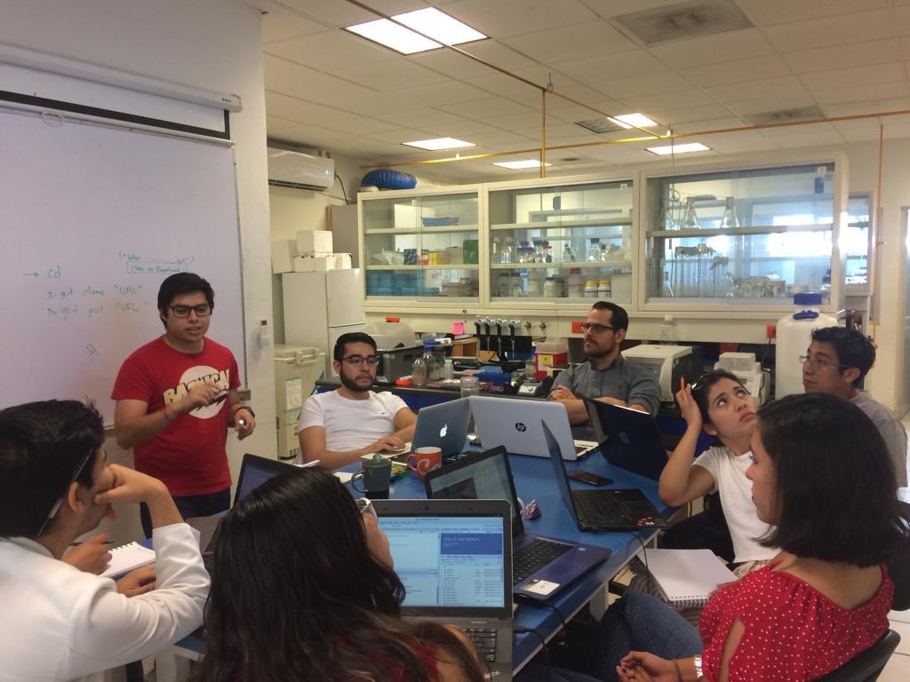 ltpm_mx's tweet photo. Curso R segunda clase “Acceso a bases de datos”.
@ErickCuevasF #rstats https://t.co/RQDvfs7Nhd