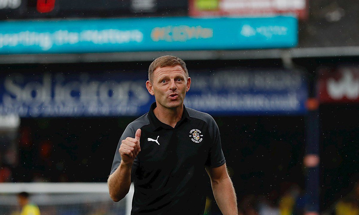 AdamDriscoll92's tweet photo. Nathan Jones at Stoke - 4 wins in 29.
Graeme Jones at Luton - 4 wins in 8. https://t.co/YubROrdXcH