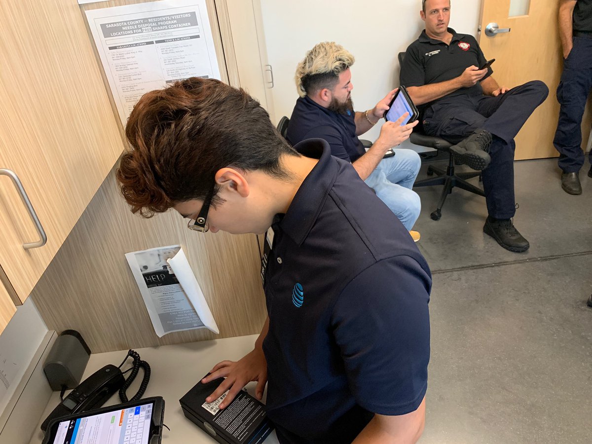 Elliott_88_'s tweet photo. Day #2 of Hurricane Preparedness, 2 New FirstNet and a DTV for our First Responders  #CWG #greentogreener #OneFLA #closingtillclosing #LifeAtATT @BestoftheWestFL @CopelandJKyle @jrluna11 @MilagrosMontout https://t.co/TE1ZwZnQyg