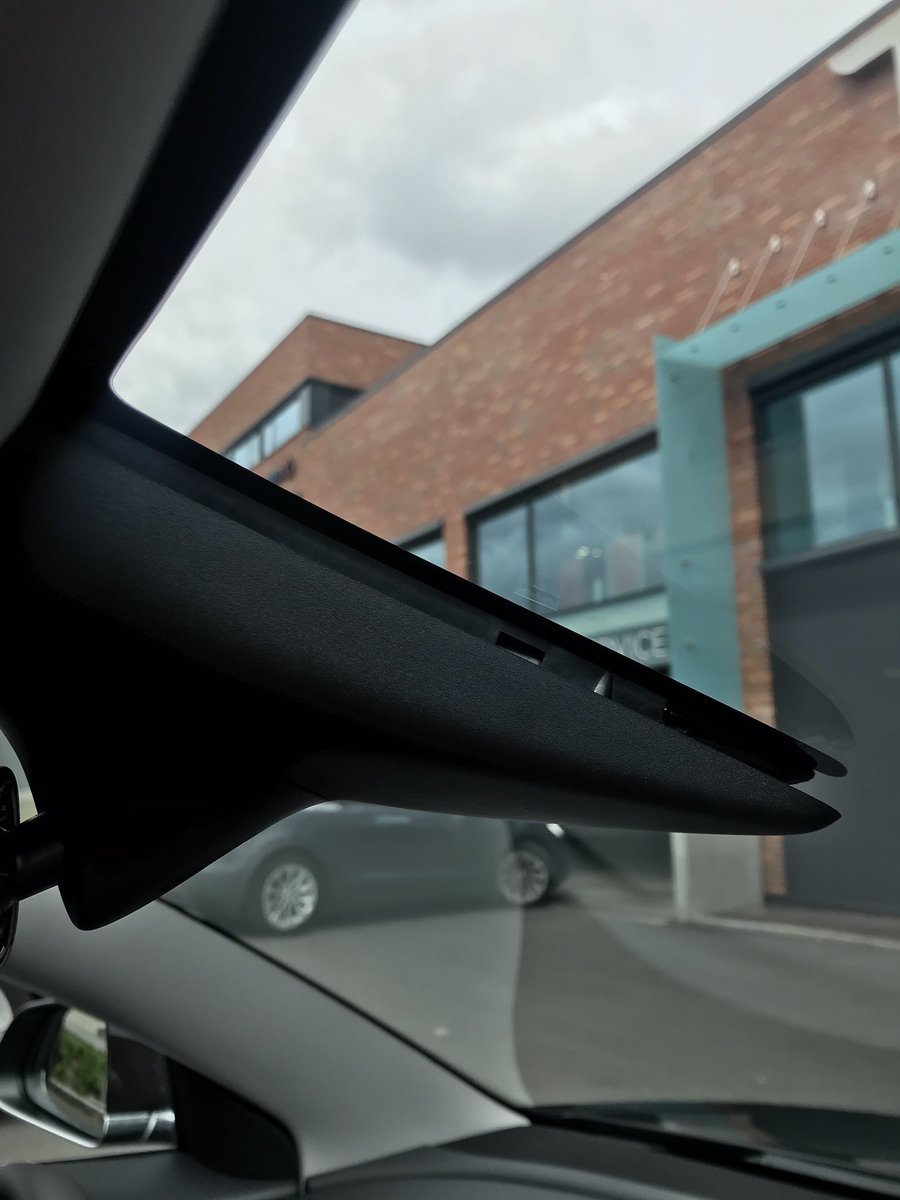 tweetmyinbox's tweet image. Fair warning: Low/no quality &amp;amp; multiple faults (15+) brand new Model 3. Tesla reply: «Not entitled to repair the paint defect or cover the cost.»  Terrible/no service. $TSLA $TSLAQ #TeslaPaintIssues #TeslaServiceIssues #TeslaAutopilotIssues #TeslaModel3