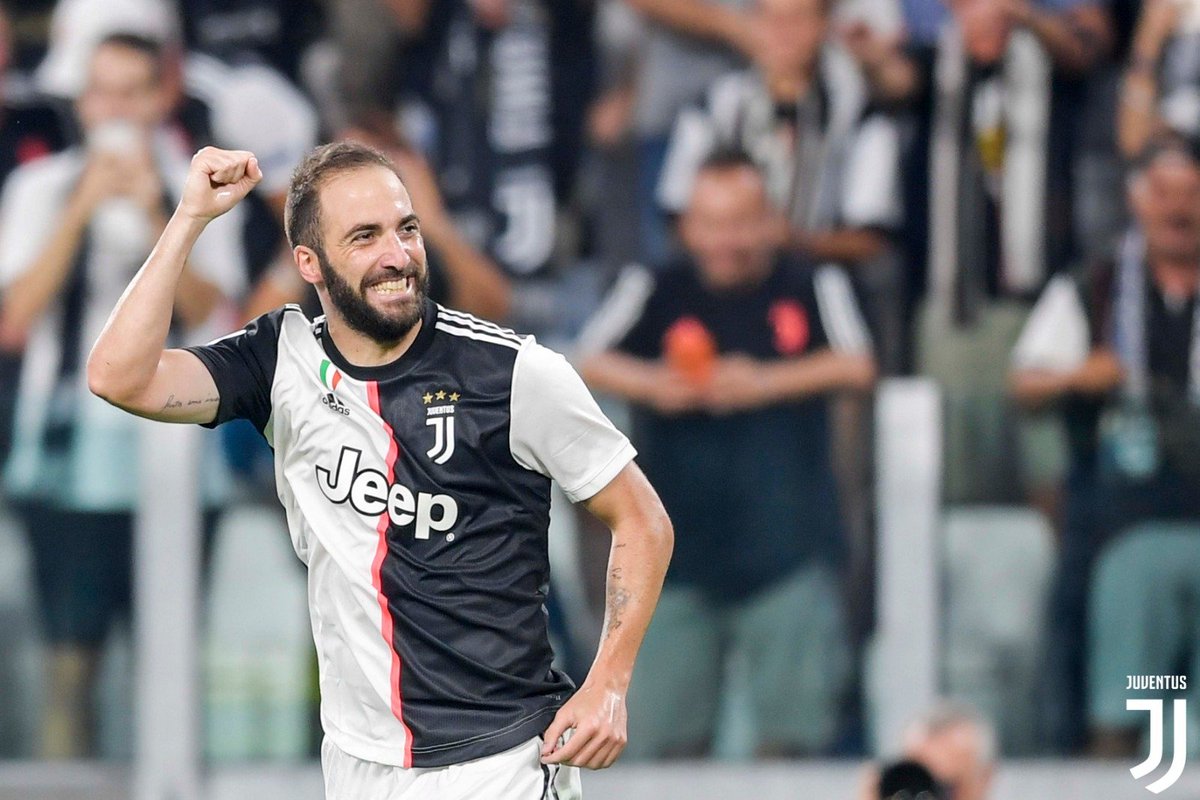 juventusfc's tweet photo. 💪🇦🇷💪
😍 @G_Higuain 

#JuveNapoli #FinoAllaFine #ForzaJuve https://t.co/Hc9wWc2bGS