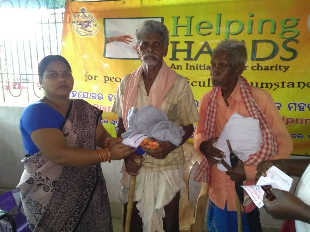 RNSatapathy1's tweet photo. Distribution # poor senior citizens #Permanpur GP #maneswar sambalpur #GP #BBSA camp https://t.co/BqyB916kvO