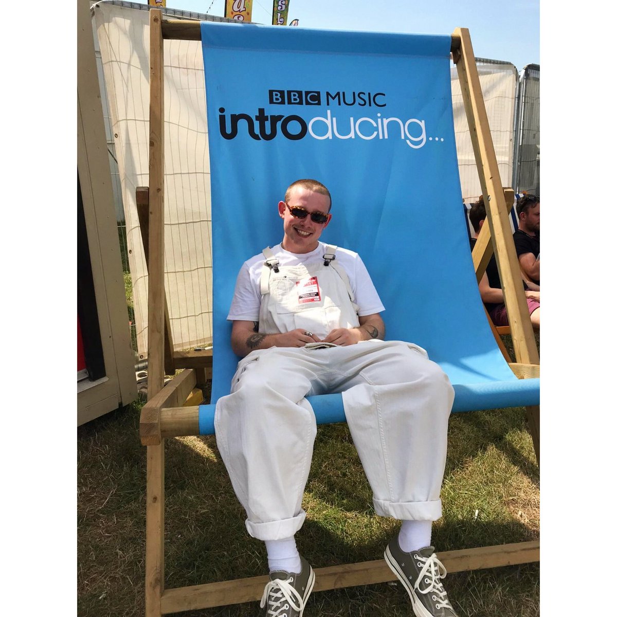 OI OI OI TUNE INTO <a href="/BBCIntroLondon/">Introducing in London</a> NOW for a <a href="/OfficialRandL/">Reading & Leeds Fest</a> special with part of the live show from Reading and a lil chat with <a href="/jjiszatt/">Jess Iszatt</a> 🙌🏻🤙🏻🌲 #vcpines #bbcintroducing