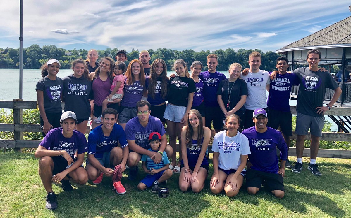 NiagaraTEN's tweet photo. Team bonding activity after practice this morning... 🎾💪🏻 @NiagaraWTN https://t.co/psVYxJgNh3