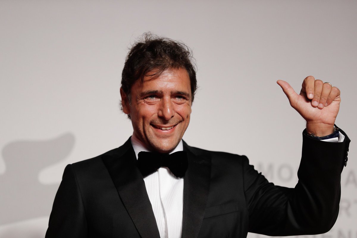 la_Biennale's tweet photo. #BiennaleCinema2019 #Vivere’s Red Carpet at #Venezia76 @farchibugi https://t.co/EPMUvjXjeu
