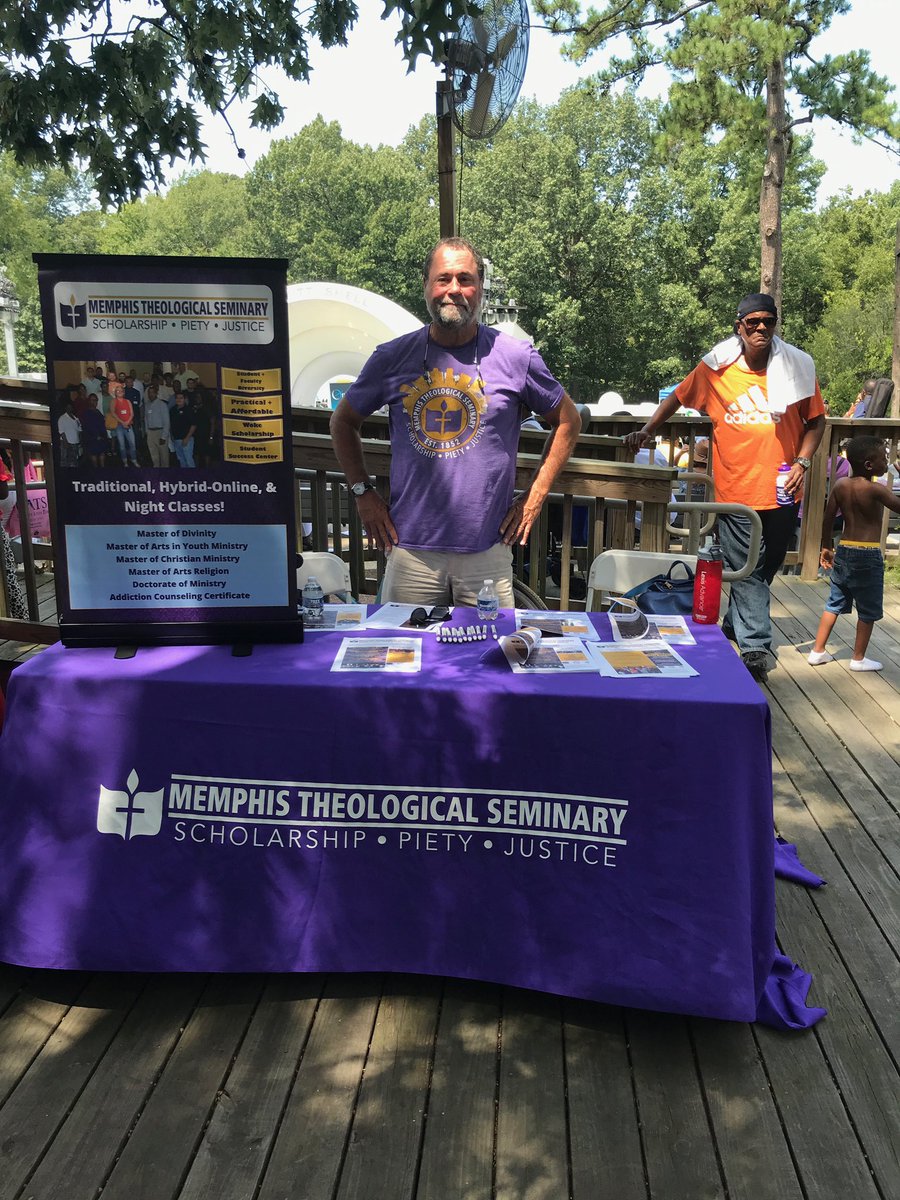 MemphisSeminary's tweet photo. We are at the WLOK picnic at #LevittShell! Come see us! https://t.co/vlEaoNbc0z