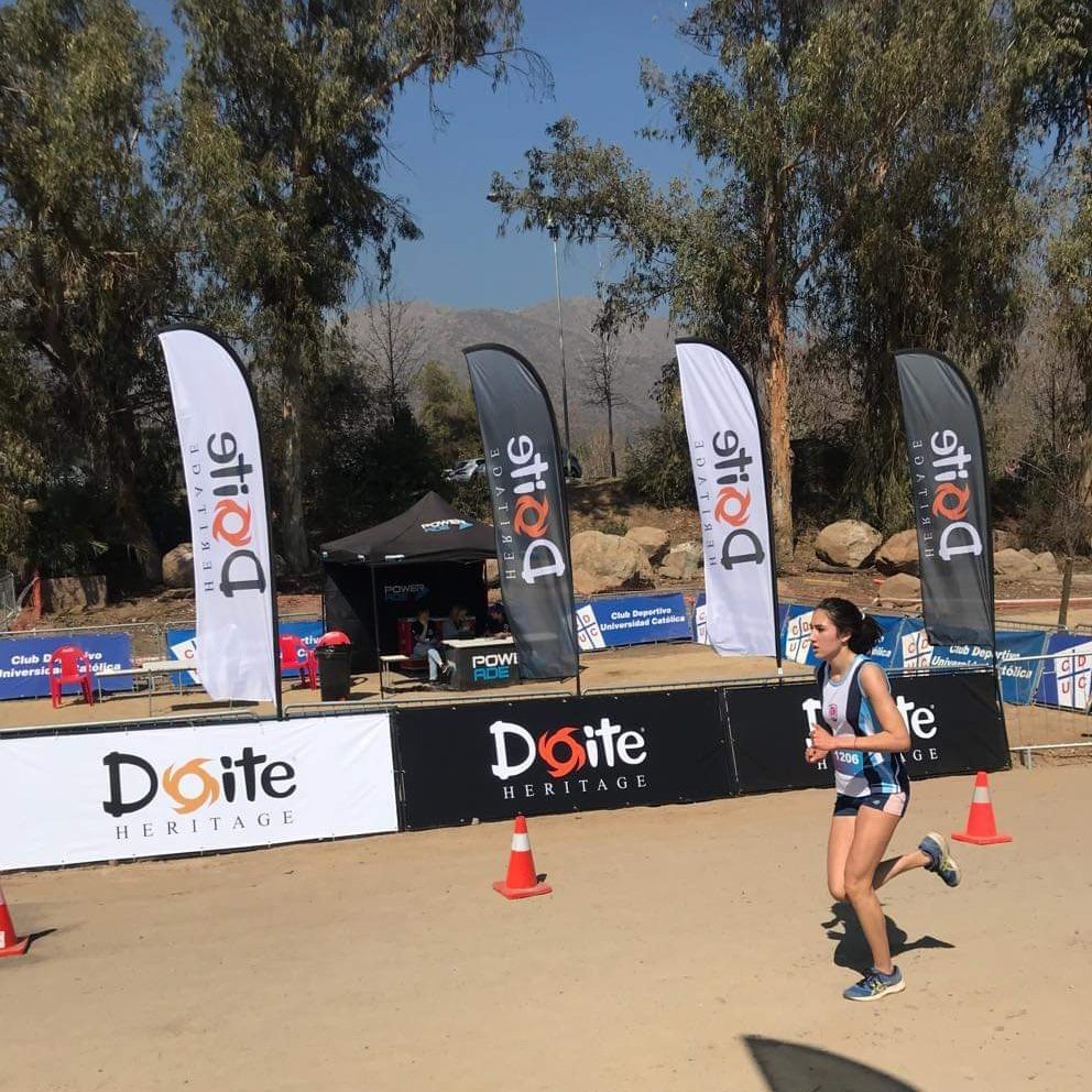 MontessoriTalca's tweet photo. Martina Pradenas Álvares clasificó al mundial de #crosscountry que se realizará en #Slovakia. ¡Felicitaciones Martina para ti y tu familia!👏👏👏
#deporte #chile #talca #mundial #atletismo https://t.co/uN9BQ1inYL