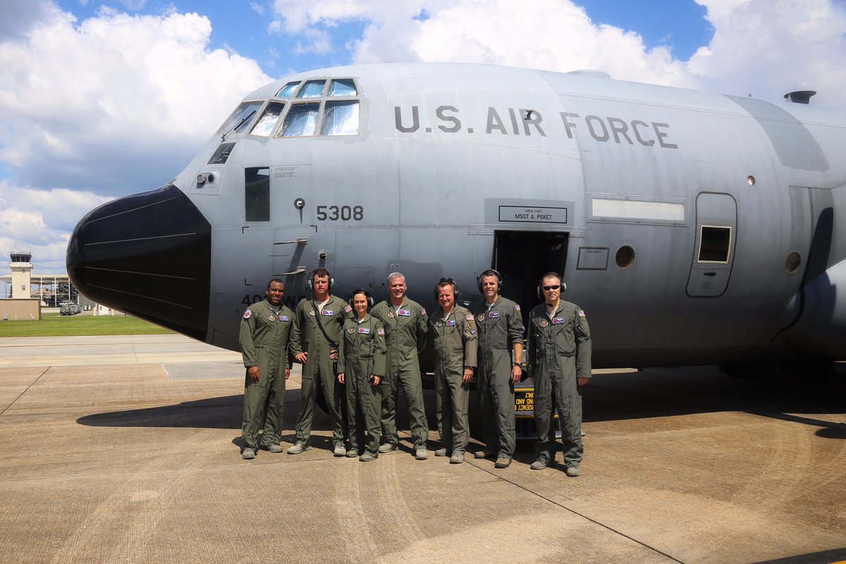 53rdWRS's tweet photo. Here’s our crew for today’s mission into Hurricane #Dorian. ✈️⛈🌪🌊 

#ReserveCitizenAirmen #ReserveReady #403WG #WC130J #SuperHercules #WeatherReady #NWSNHC https://t.co/6myvOSt4Ko