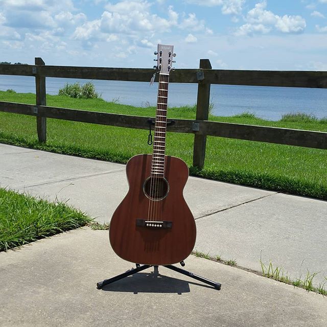 PelicanBchMusic's tweet photo. Revival RG-26M Honduran Mahogany "00" Thin Body Acoustic Guitar #PELICANBEACHMUSICLLC #revivalacousticguitars #acousticguitars #knowyourtones #guitarsdaily #guitarsarebetter https://t.co/tQtOQl1iuR https://t.co/EjUICNT9oT
