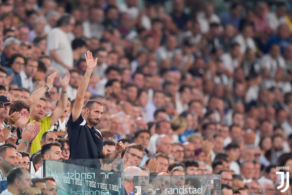 juventusfcen's tweet photo. Great to see you, @chiellini! ❤️

#JuveNapoli #ForzaJuve https://t.co/SjOGWV9Ymf