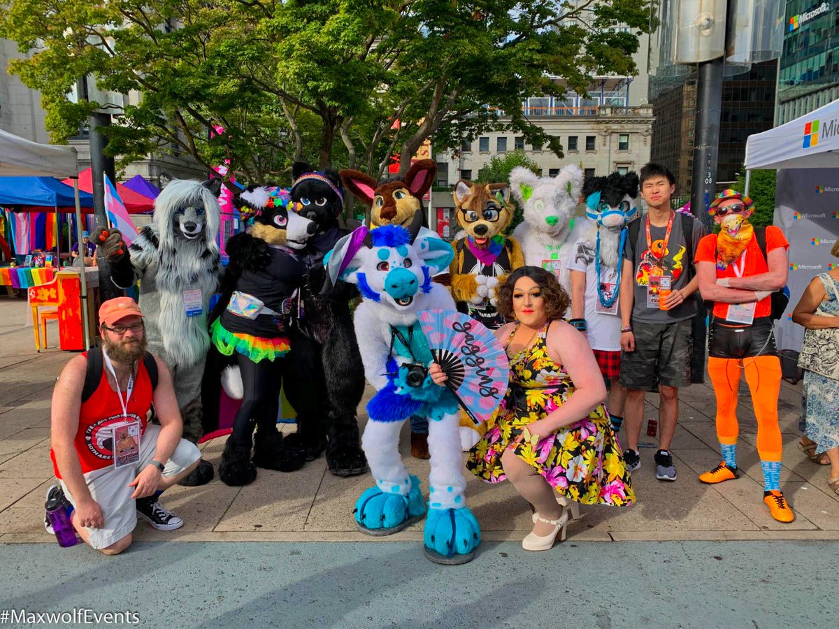 BigMaxwolf's tweet photo. Squad Goals

#Furry #Fursuit #MaxwolfEvents #Furries https://t.co/hU3Uxz9Su6