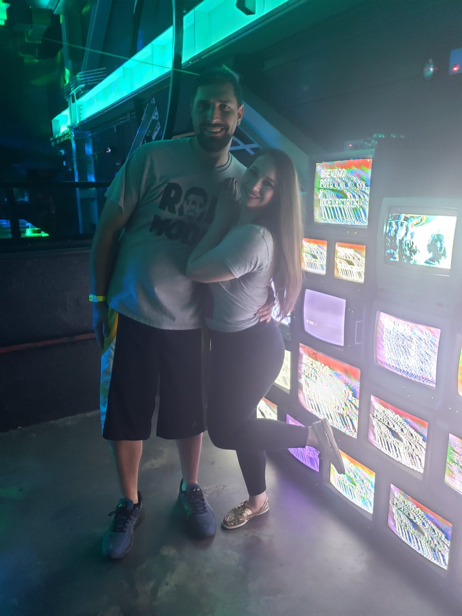 Seahawk12_'s tweet image. #ElectroniCON