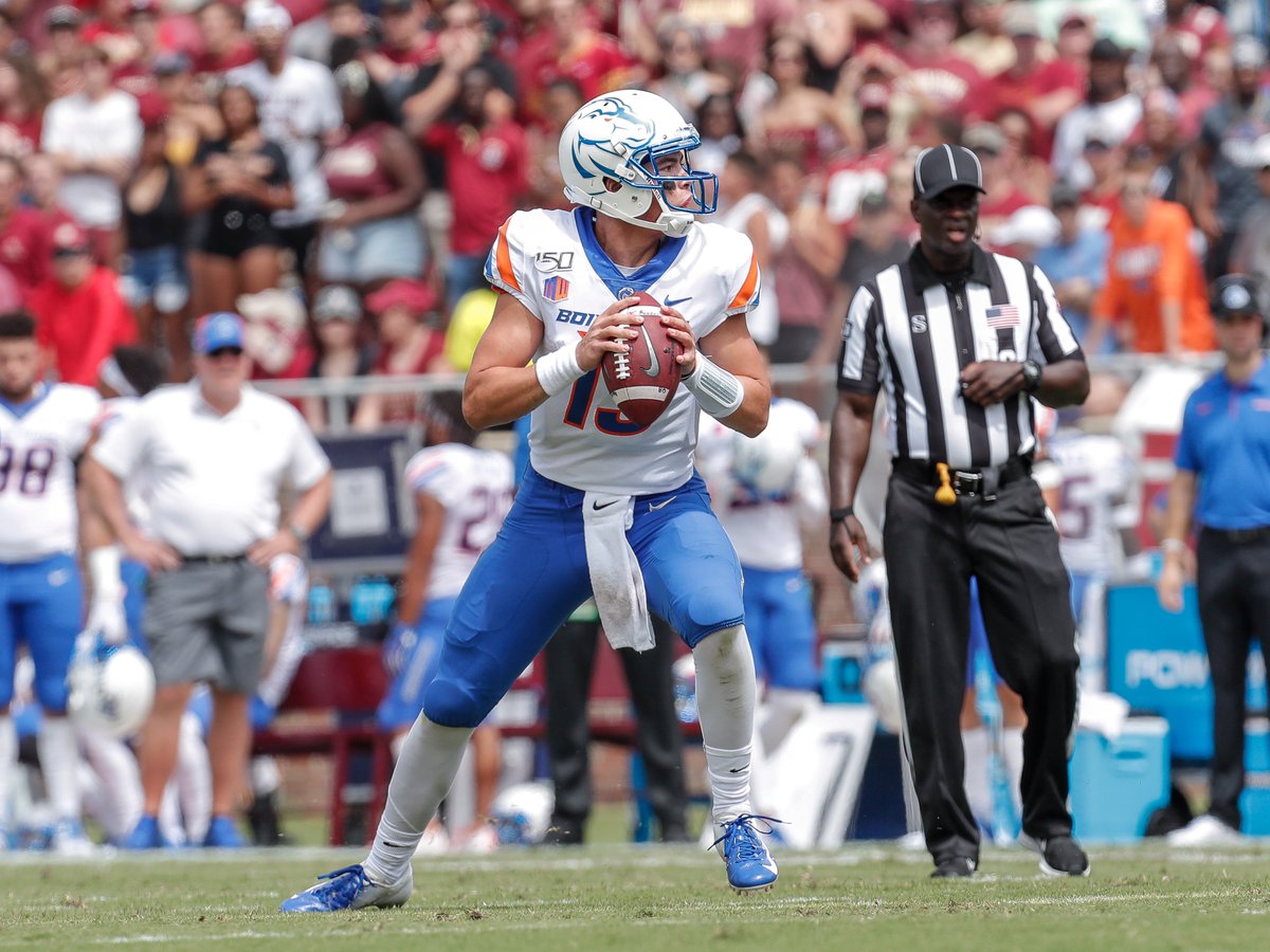 SInow's tweet photo. Boise State's true freshman QB Hank Bachmeier is having a day against Florida State 😳

- 407 yards
- TD
- Has led Boise St. to 23 unanswered points https://t.co/k9jjDdNTi2