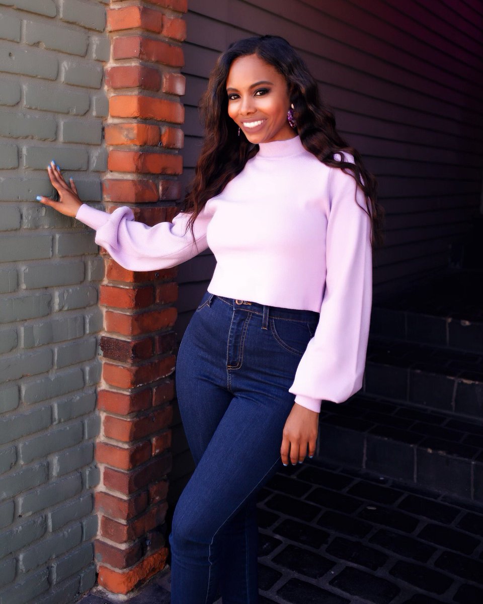 Candace_Spicer's tweet photo. Wherever you find yourself, make it a moment 💜
.
.
.
.
.
#dayslikethis #moments #beautifulday #city #potd #aquietstyle #style #livecolorfully #smile #happy #thatauthenticfeeling #chasinglight #dayslikethese #momentsofmine #happygram #finditliveit #livethelittlethings https://t.co/14qE4HVZNJ