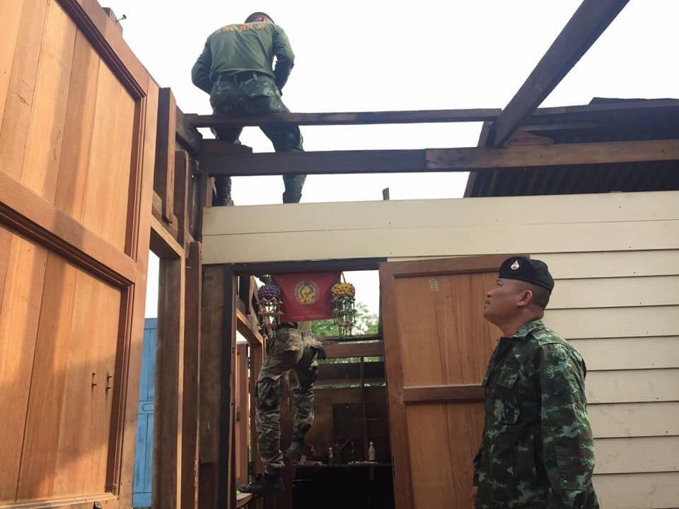vora9000's tweet photo. ไอ้ทอนอยู่ไหย #อนาคตใหม่ https://t.co/JkraK0uWDR