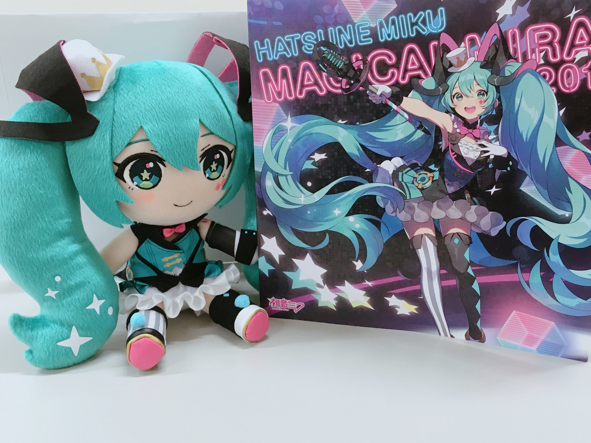 マジカルミライ　公式ガイドブック マジカルミライ 公式ガイドブック 2015-2019 - メルカリ
