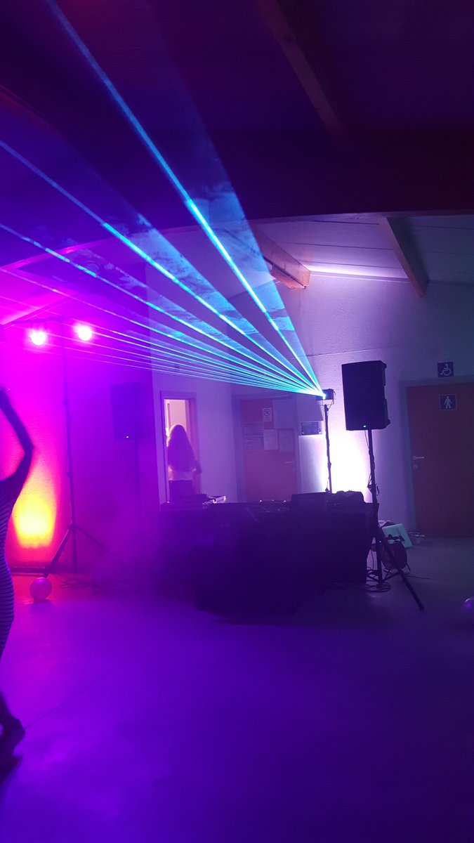 3dprint_tech's tweet photo. My DS2000-RGB Shownet from @LaserworldAG is my new favorite piece of equipment. The crowd loved it even more! https://t.co/oLAM9Oi9Ks