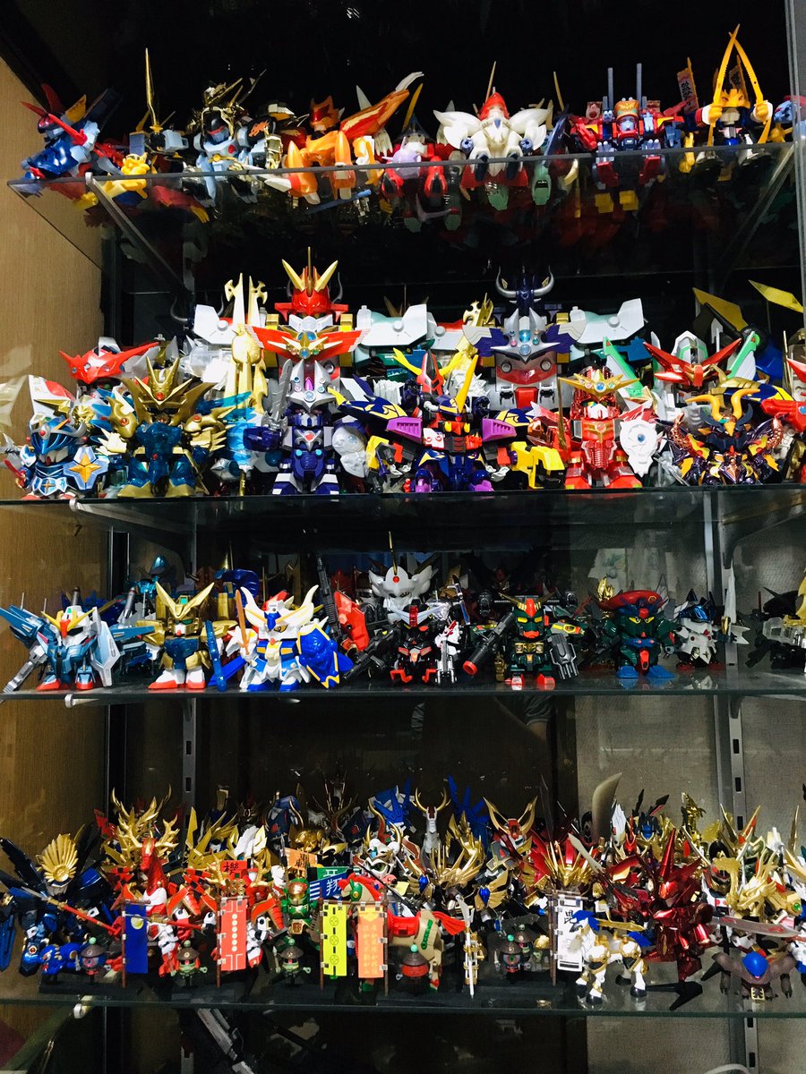 今回紹介する私のコレクションは元祖SDガンダムと魔神英雄伝ワタルの