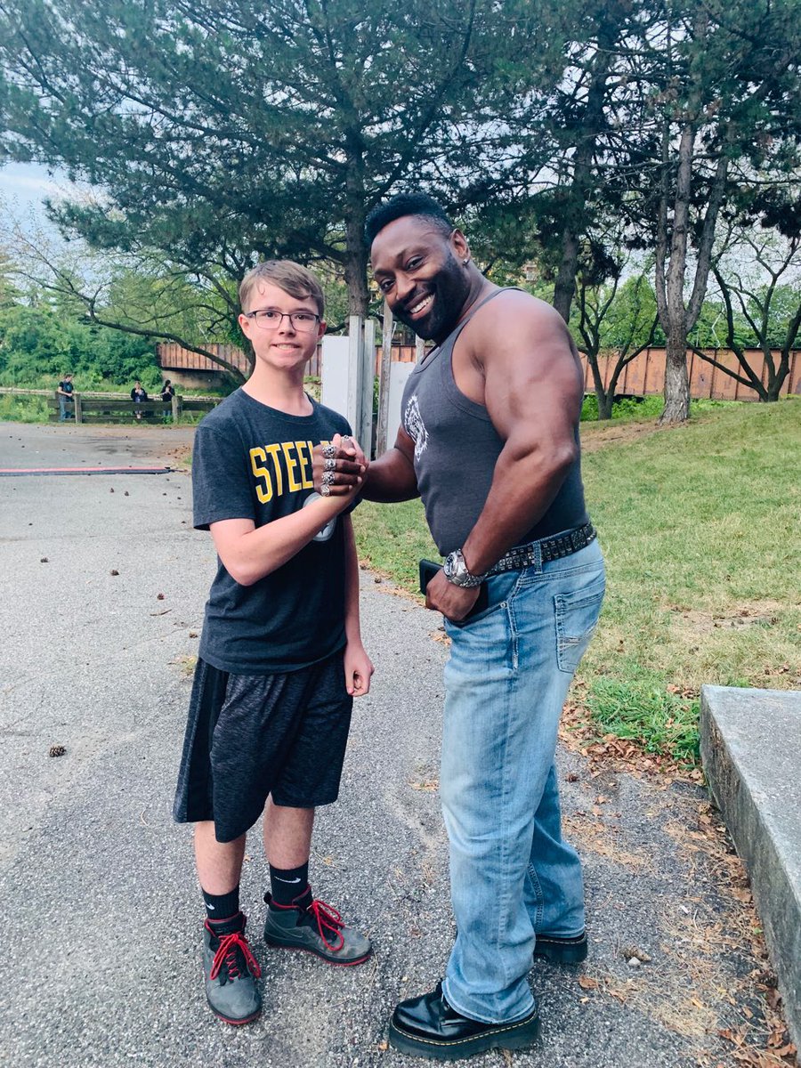 Me and WWE/TNA Alum Monty Brown aka Marcus Cor Von!!! #lansing #ecw #montybrown #pounce #alphamale #chickenwingfest