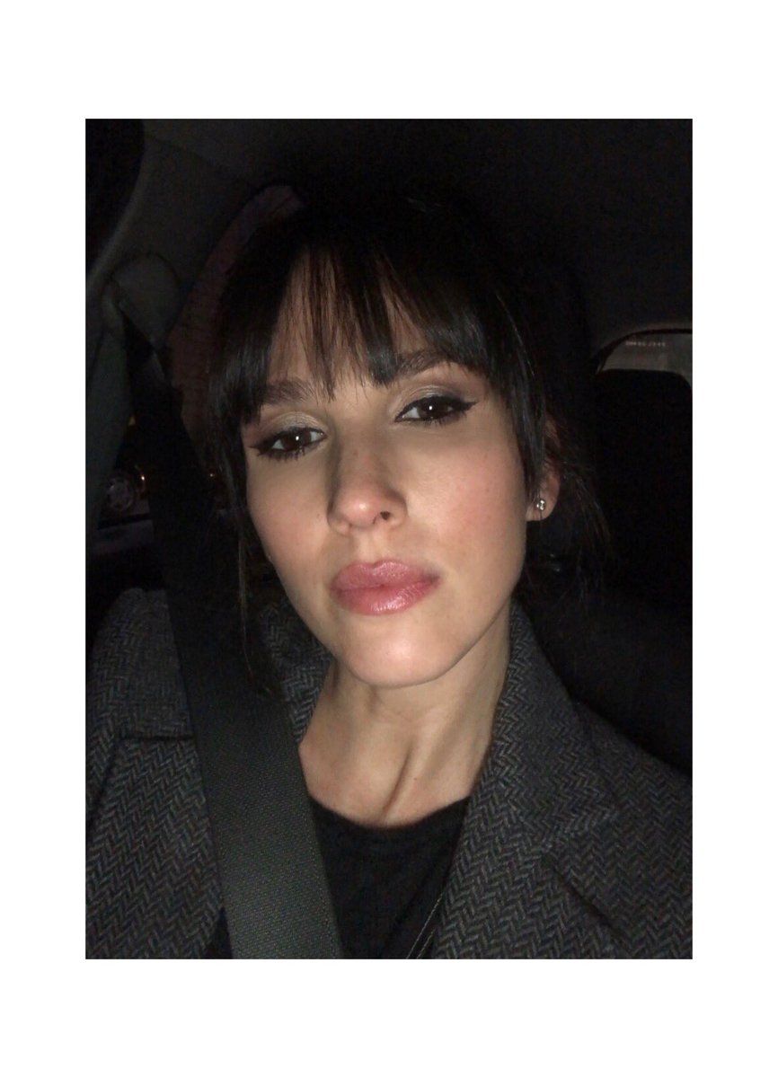 MechiMiqueo's tweet photo. Ayer a la noche. Primer salida nocturna desde que nació Justo. Cumple de mi amiga @delfinadetry , amerita un súper maquillaje #lancomear @lancomeofficial @lorealpro PASOS: 
Base: Teint Miracle. 
Corrector: Effacernes. 
Sombras Hypnose Palette Terre D’Ivoire
Delineador: Grandiose https://t.co/YTXar8LOxR