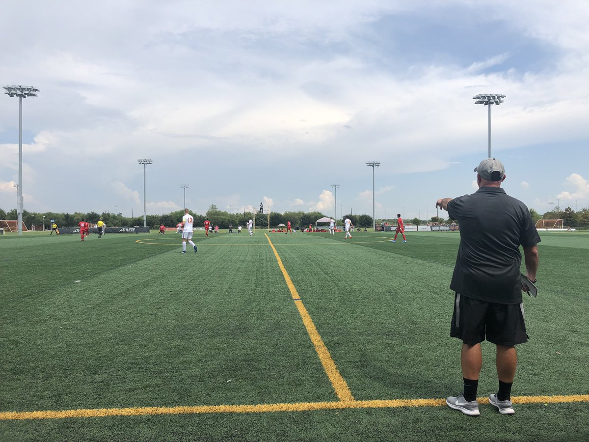 Coach_Nikola's tweet image. Game day with @USTCeltsMSoccer 0-0 at half but feel it’s coming! Great set up at @HoustonSportsPk home of #USTMS &amp;amp; #USTWS with best #GameDat crew... and the best part - seeing some of curent &amp;amp; @USTWSoccer alumni 🦁 #GoCelts #NCAAd3