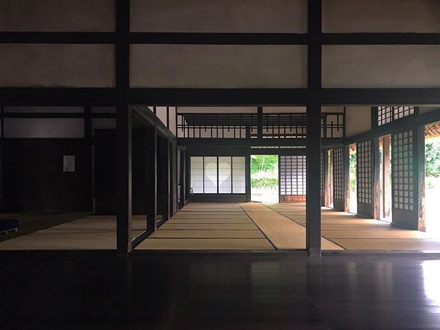 kominka_en's tweet photo. #古民家 #古民家園 #建築物 #茅葺 #茅葺き #茅葺屋根 #茅葺き屋根 #日本 #神奈川 #相模原 #kominka #kayabuki #japan #kanagawa #sagamihara #rethatch #rethatching #reroofing #strawroof https://t.co/ggAI4pc0or https://t.co/VfJNOX7xsY
