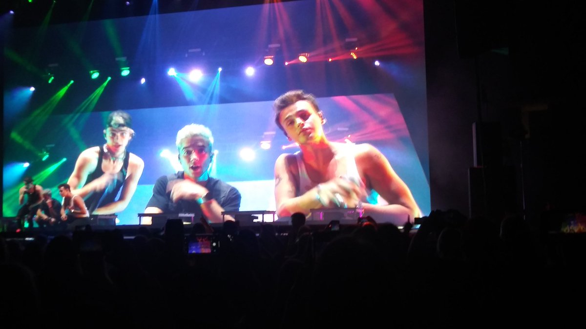 devastateddani's tweet image. 