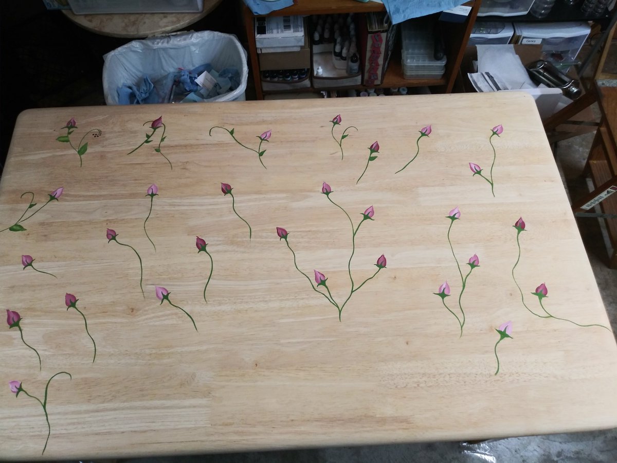 TLCreations73's tweet photo. Working on my craft table.
#crafts #diycrafts #diycrafting #diycraftideas #crafttable #craftarea #craftart https://t.co/8k1JCacGl2