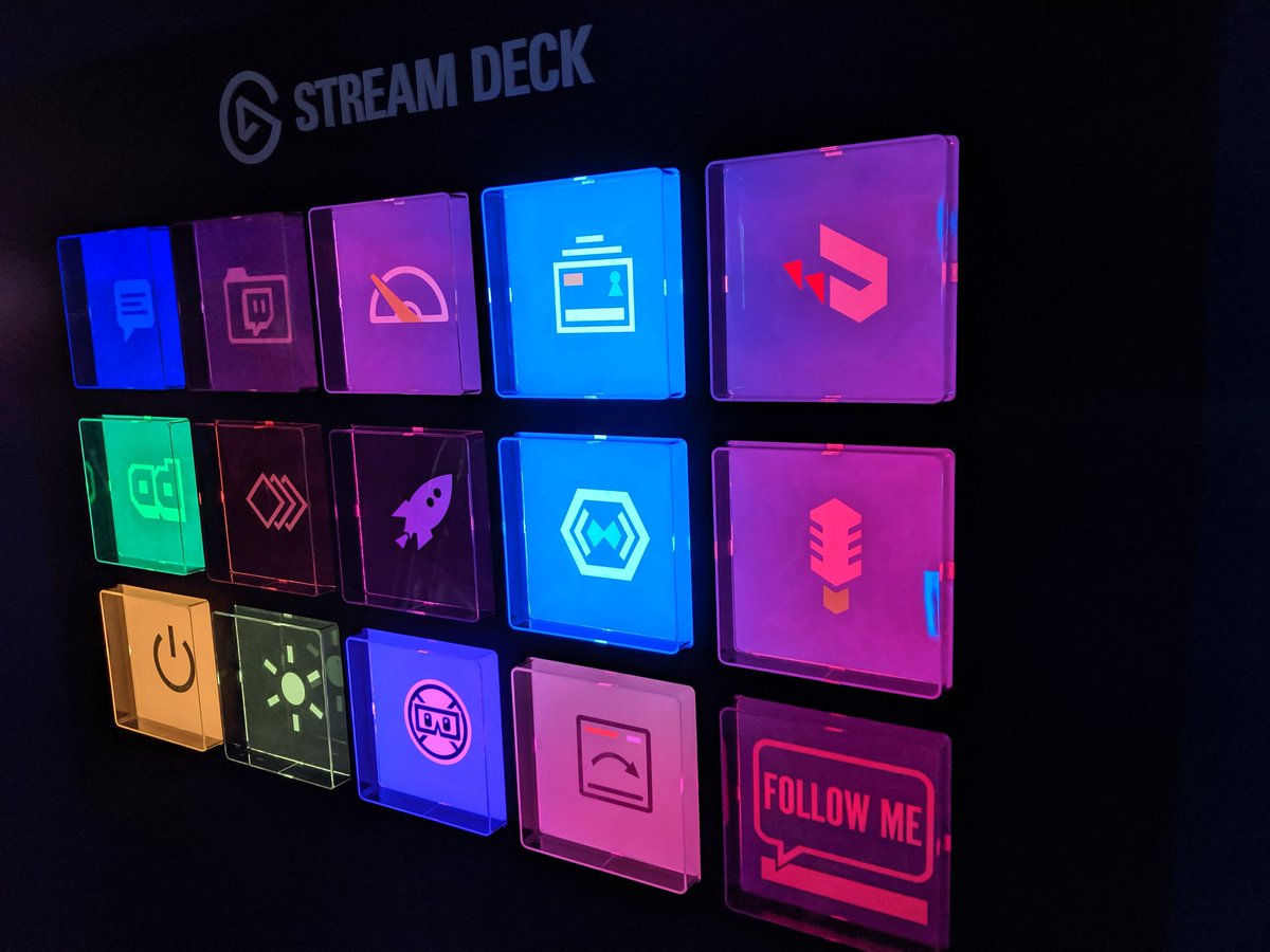 sneakywalls's tweet photo. #MegaStreamDeck  @CORSAIR @elgatogaming https://t.co/PxZ0oHPY9D
