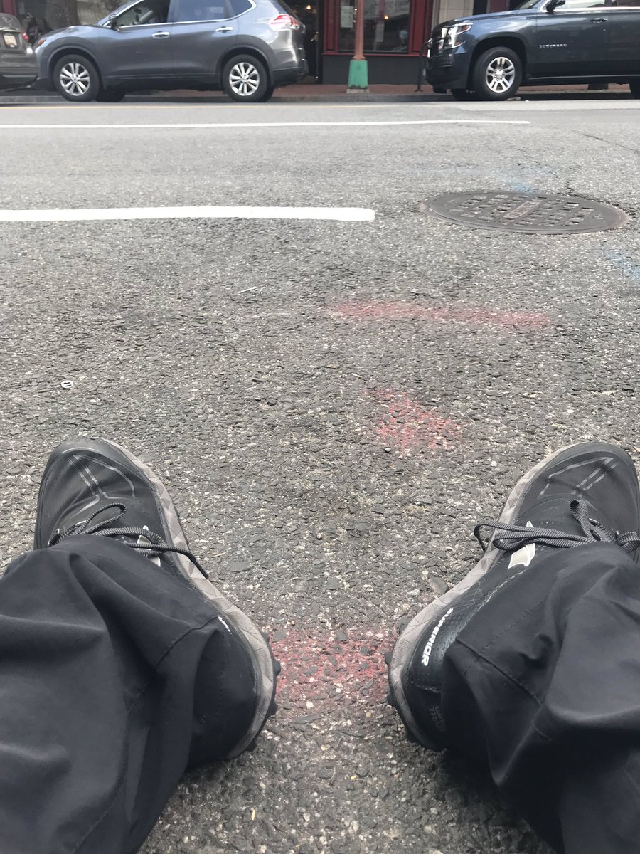 aaronjweese's tweet image. Full on curb chillin in Chinatown. #alwaysadventuring