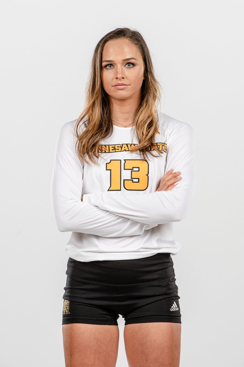 Lauren Chastang lit it up, recording a double-double with 13 kills and 10 digs. She also logged a career-high five aces in the match.

#OneKS 🦉