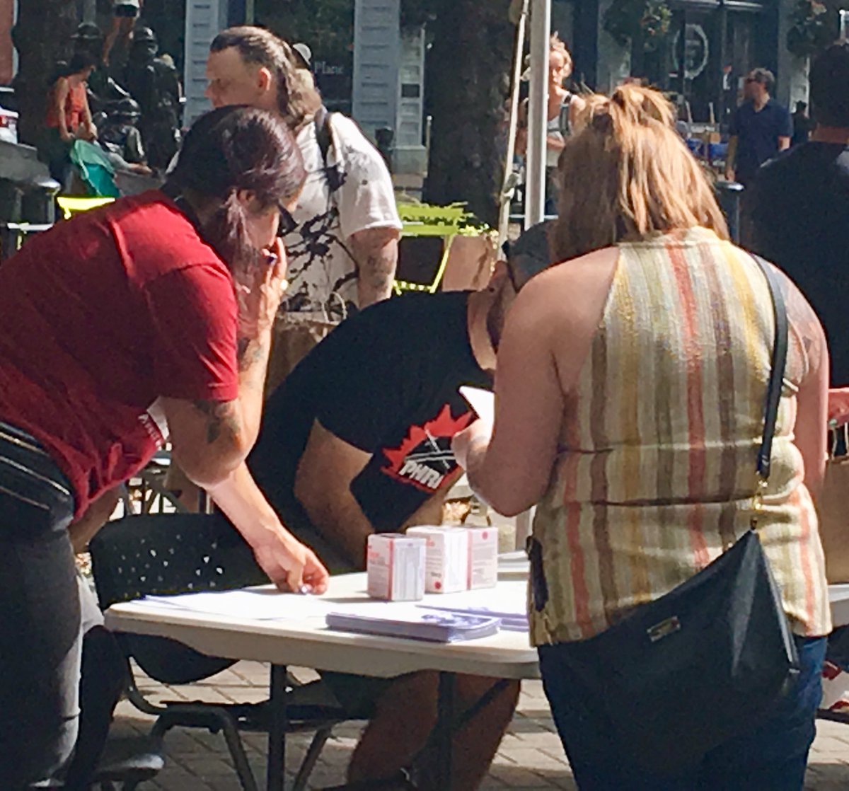 SuzannePhan's tweet photo. TODAY: Free Narcan kits are available at Occidental Square Park in Pioneer Square #Seattle 
#EndOverdose #opioid overdose #IOAD2019 #internationaloverdoseawarenessday #KomoNews https://t.co/HR6zXjUM3Y
