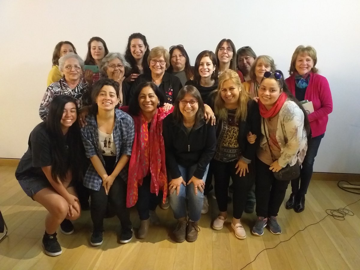 PalacioFerreyra's tweet photo. #Visita de @SandraMutal de #Bordamos por la #Paz #Córdoba a #MujeresBordadoras en el #Museo

@AgCbaCultura @NoraBedano @flormair @GuilleAsis @NgaTurismo 

#Artes #MuseosPúblicos #ProvinciaDeCórdoba https://t.co/rZE6n5Amlj