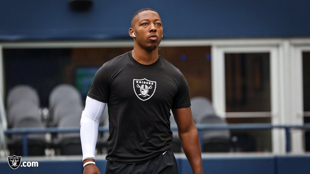 B_Quatro4's tweet photo. Went from delivering packages for Amazon and working out everyday after work to living out my dream and playing in the NFL, Thank you @Raiders for the opportunity...... Back to work 🤐❗️ https://t.co/RIwO8OZL78