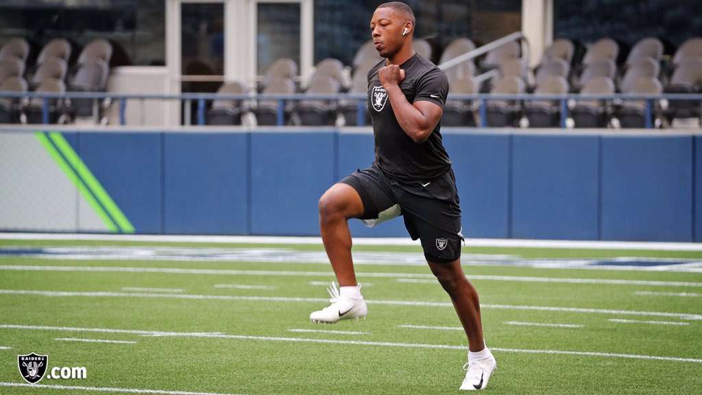 B_Quatro4's tweet photo. Went from delivering packages for Amazon and working out everyday after work to living out my dream and playing in the NFL, Thank you @Raiders for the opportunity...... Back to work 🤐❗️ https://t.co/RIwO8OZL78