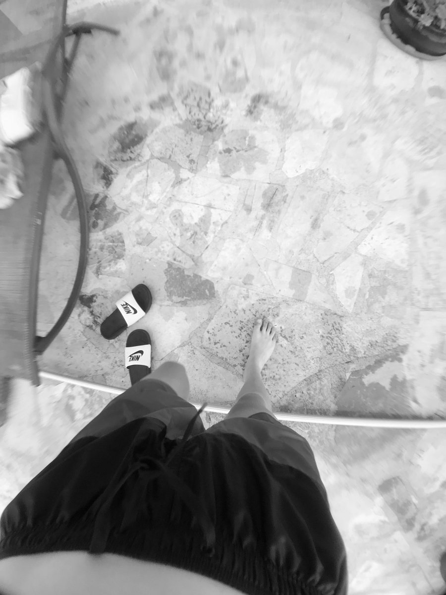 ThomasEden13's tweet photo. @Nike https://t.co/Y6TnvKijQu