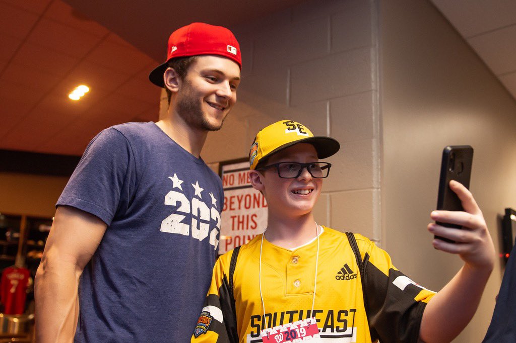 Nationals's tweet image. It’s an honor to have @LittleLeague World Series participants @LoudounSouthLL at #Nats Park today and a pleasure to officially welcome them to our Shark family. 🦈❤️

#OnePursuit