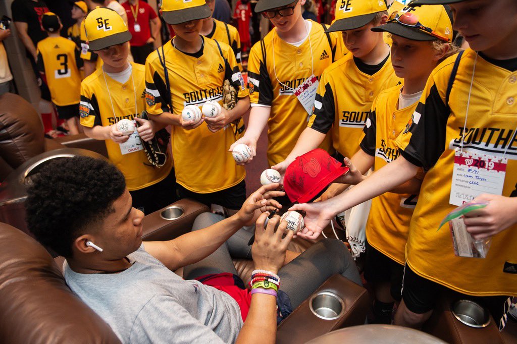 Nationals's tweet image. It’s an honor to have @LittleLeague World Series participants @LoudounSouthLL at #Nats Park today and a pleasure to officially welcome them to our Shark family. 🦈❤️

#OnePursuit