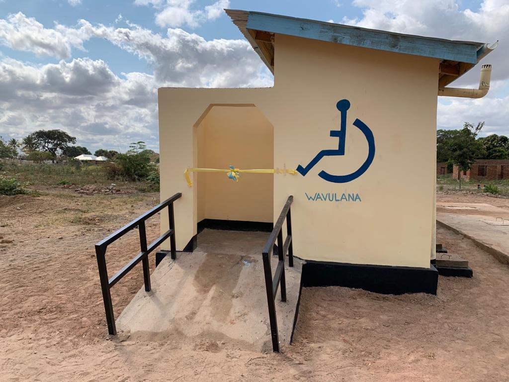 RaleighTanzania's tweet image. Raleigh Tanzania ICS Volunteers last week finalized and celebrated an opening ceremony for the wash facilities at Solulu primary school in Kilombero, Morogoro region to support more kids in school.
#Raleightanzania #ICS4change #washproject #youth #energy #change