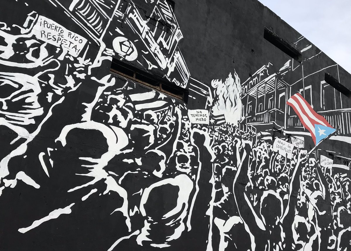 soldeigriega's tweet photo. Mural: “¡No tenemos miedo!” por la artista S. Urbain 

📍: Puerta de Tierra https://t.co/1vbFcn5Aj7