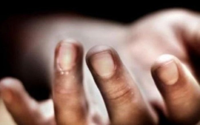 Ei_Samay's tweet photo. পুলিশি হেফাজতে আত্মঘাতী 'ধর্ষক'
https://t.co/vHNvcFDblA
#RapeAccusedHangedHimself #RapingMinor #Eisamay https://t.co/i7CR3Xwl53