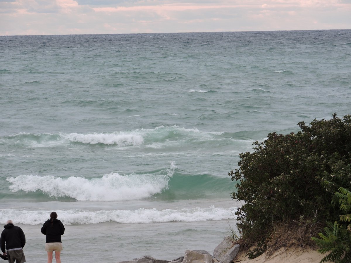 2016skipper's tweet image. A angry Lake Michigan last week. Started going back out.